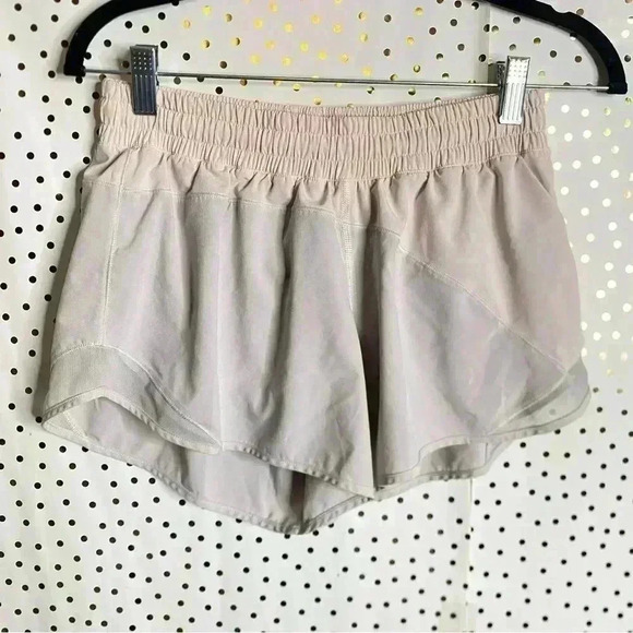 Lululemon Hotty Hot Short - Picture 2 of 9